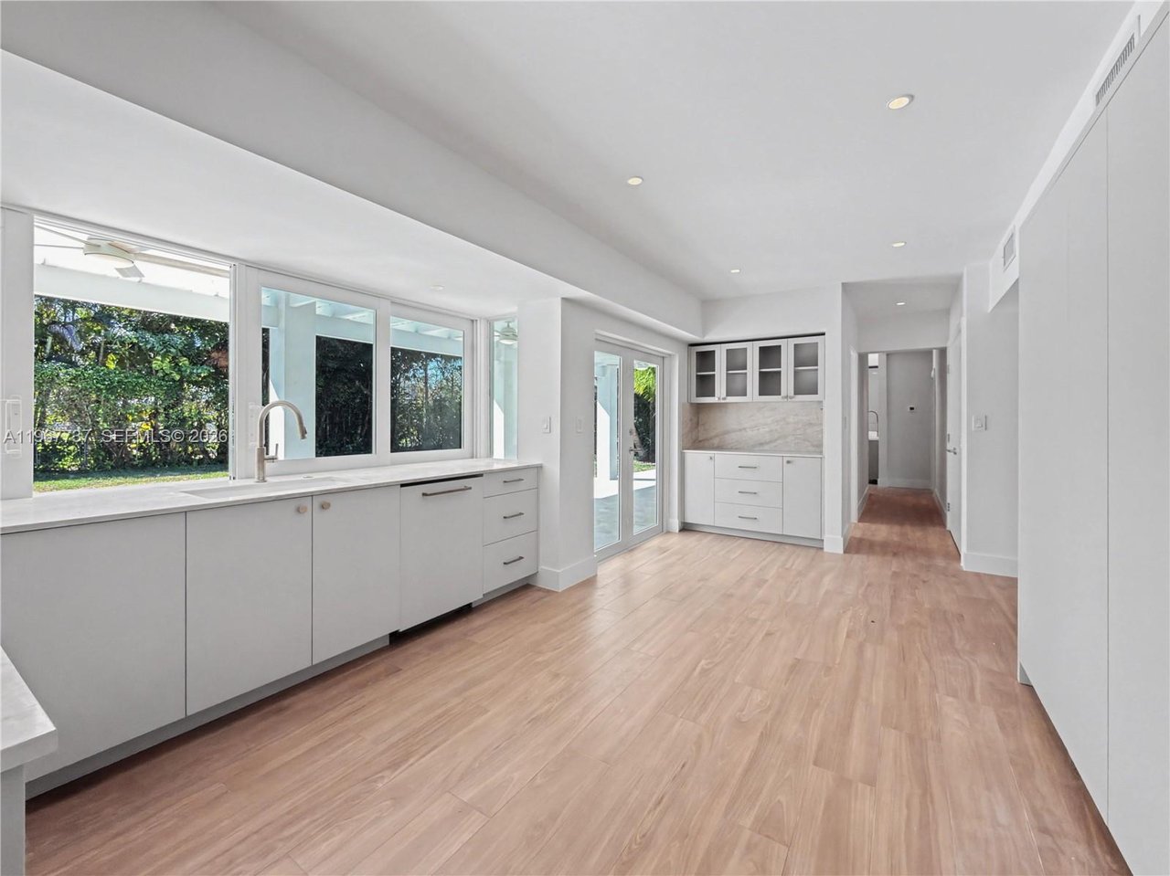 7360-sw-128-street-pinecrest-home-for-sale-kitchen