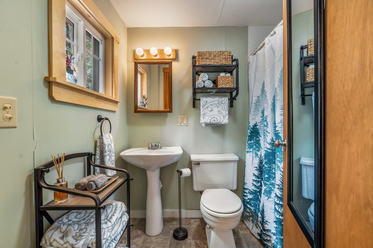 76 Cottage Shore Drive Holden, ME 04429-7003