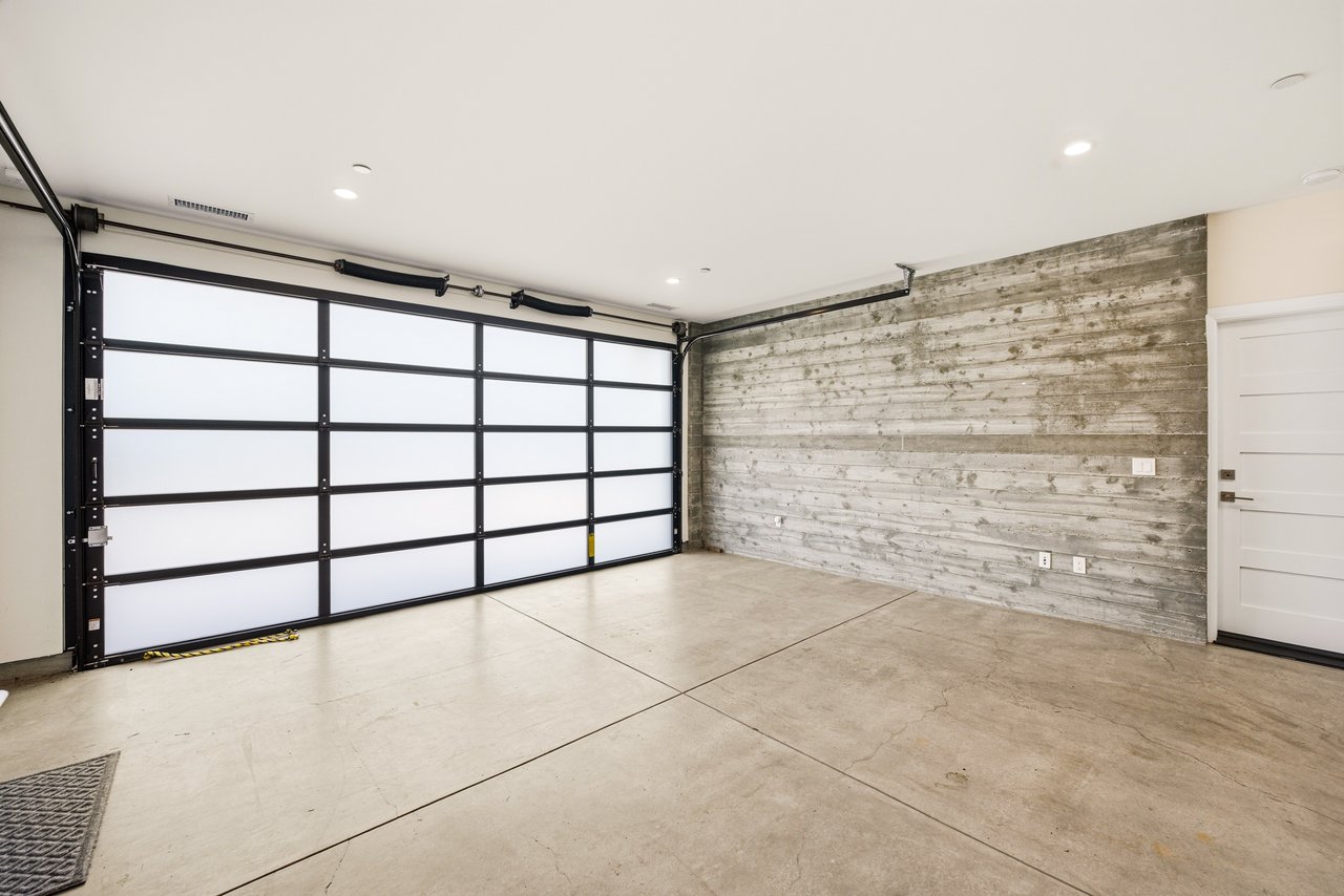 27008 Old Chimney Rd