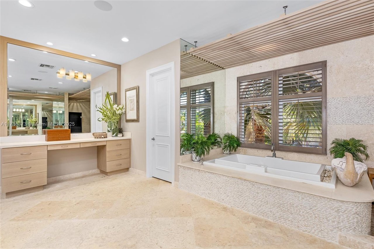 600 Isle Of Palms Dr