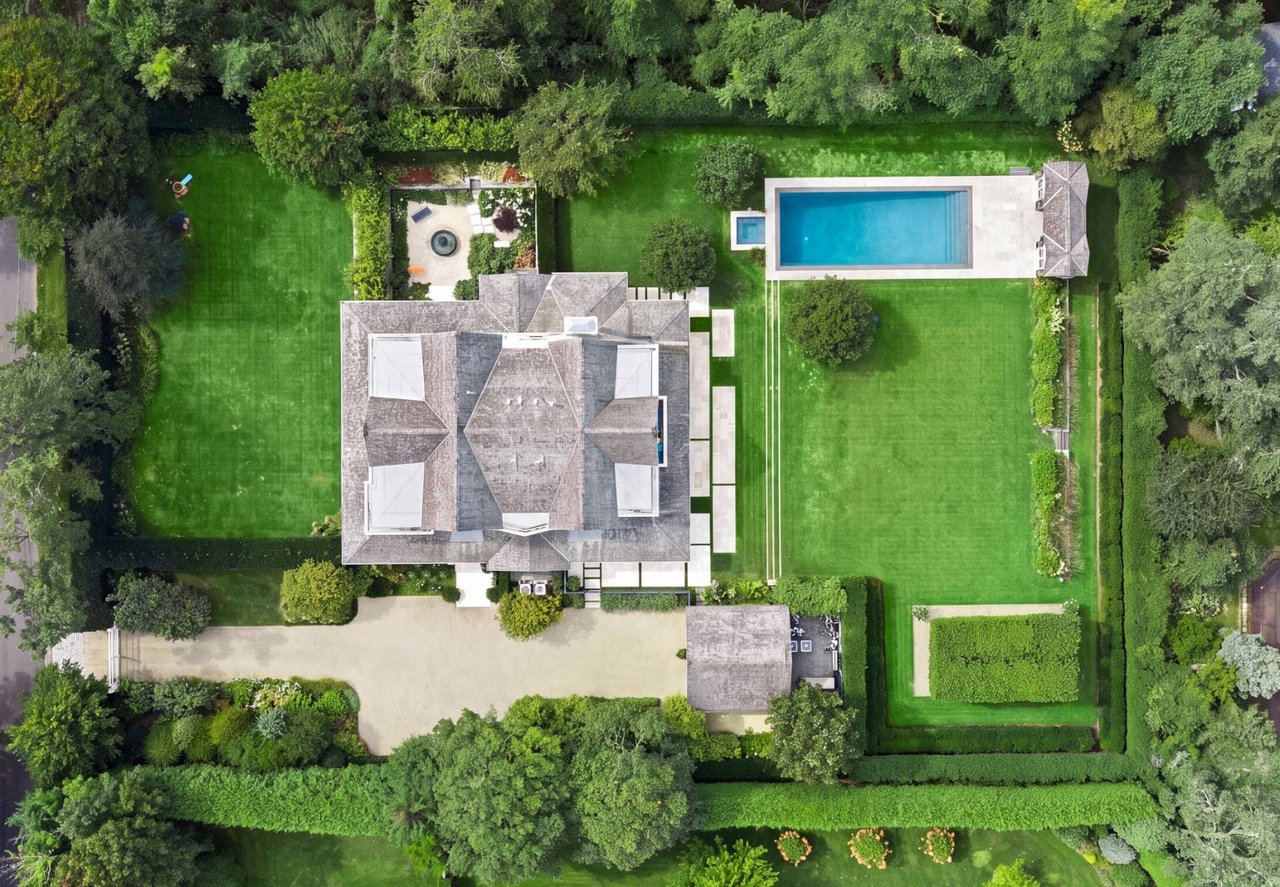 A MODERN CLASSIC IN SOUTHAMPTON'S ESTATE DISTRICT