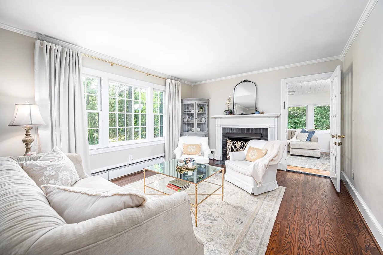 43 Oakwood Dr