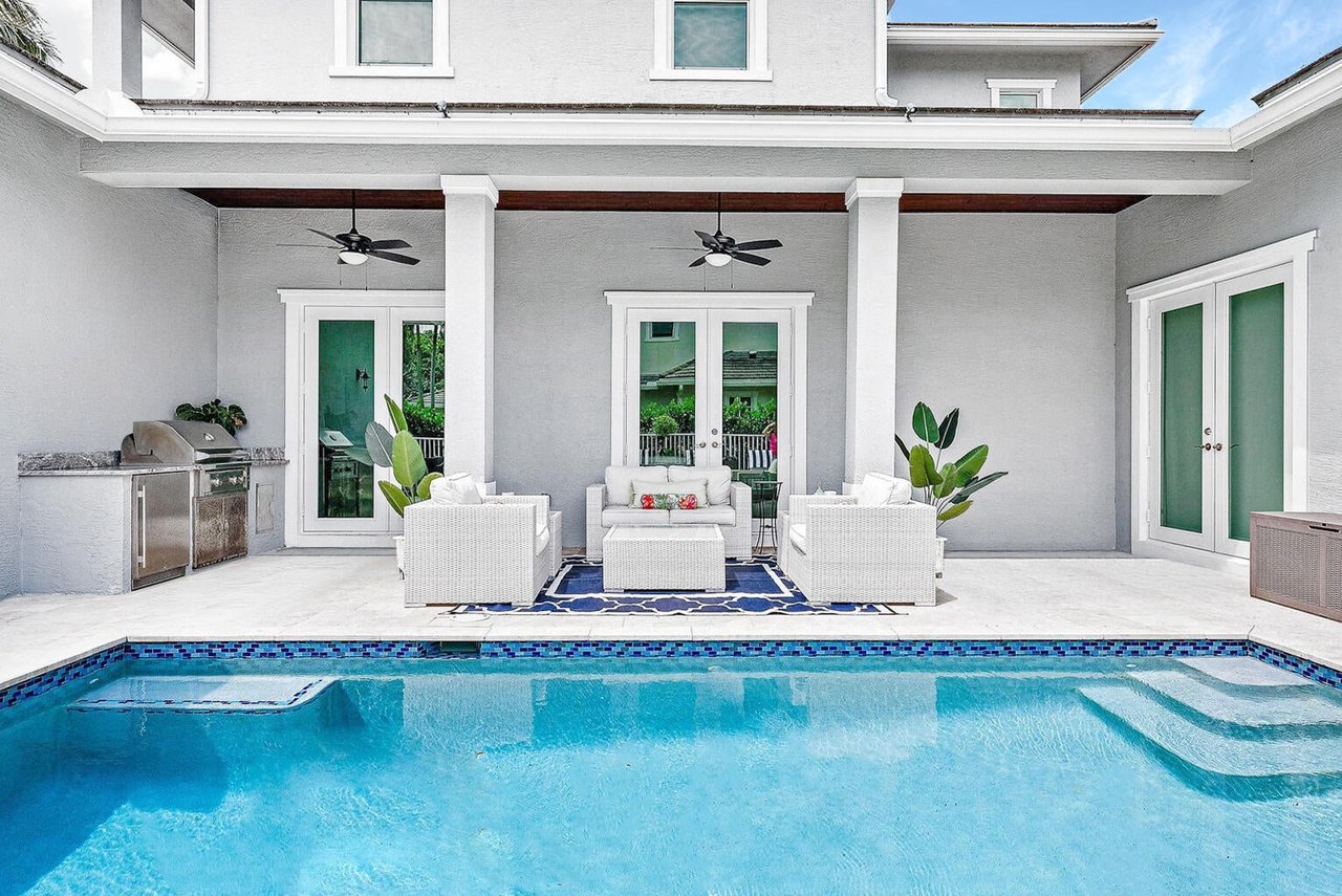 Luxury Modern Single Family Home For Rent North Palm Beach - Lynn Dachisen