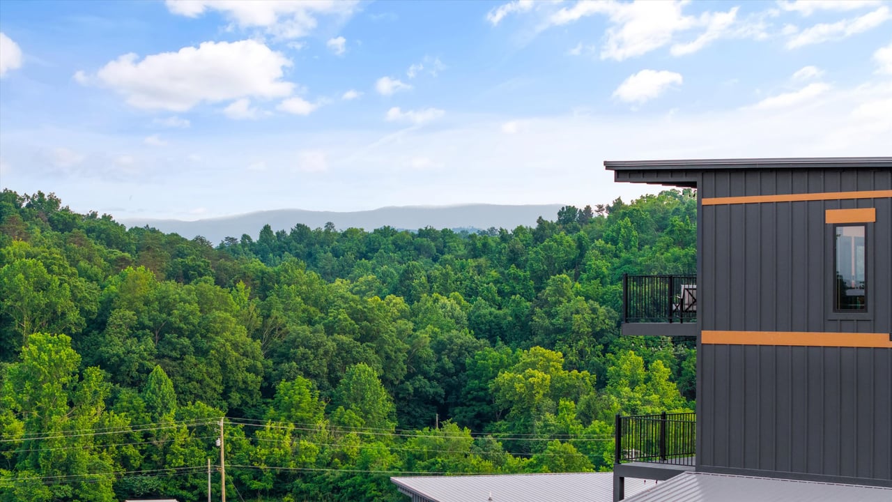 1362 Rambling Creek Way