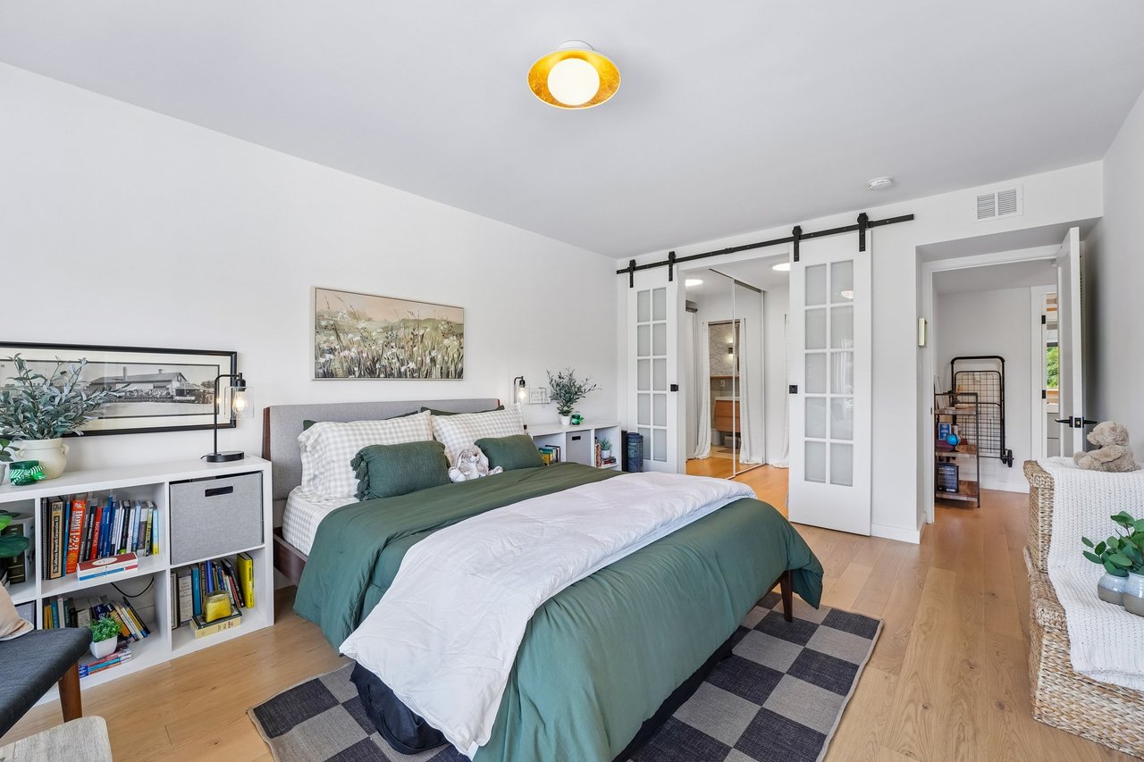 875 La Playa St