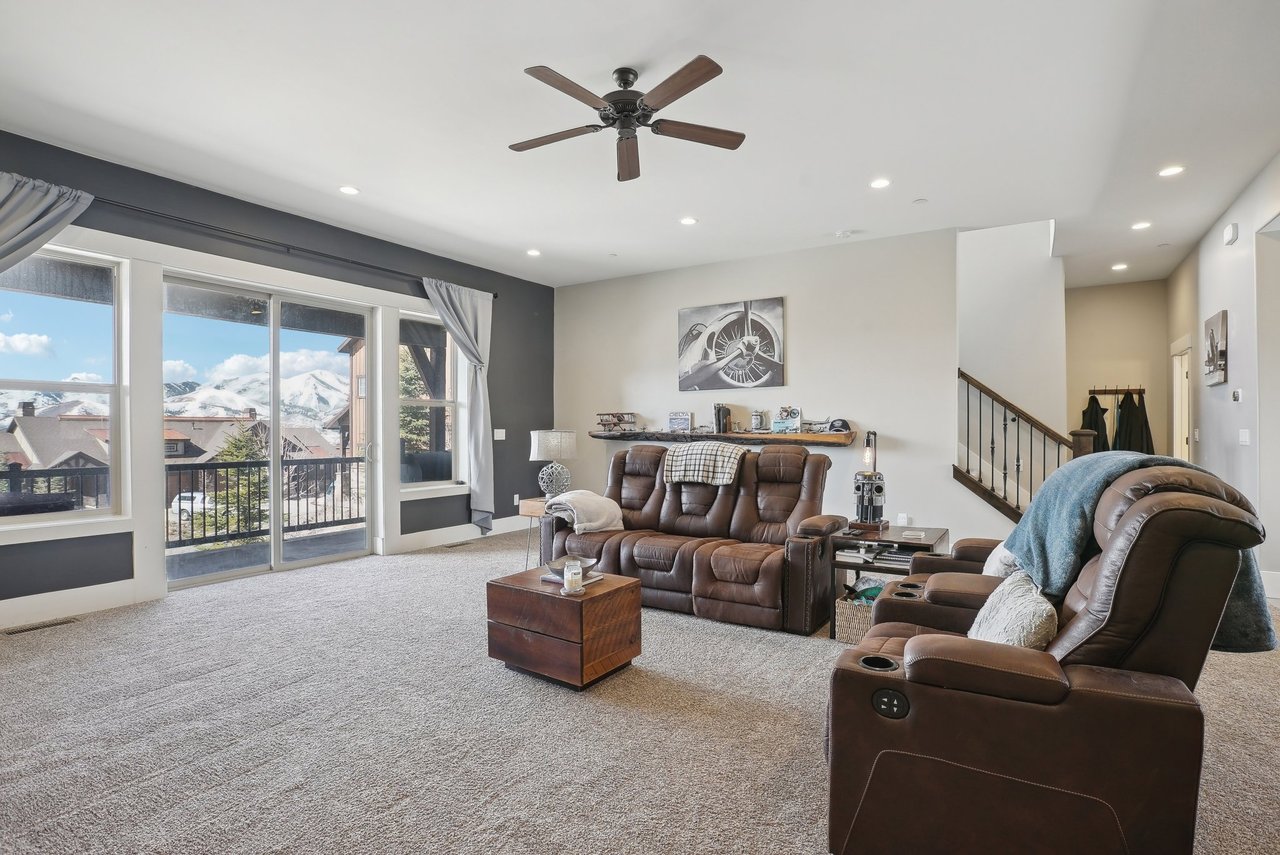 1713 E Viewside Cir
