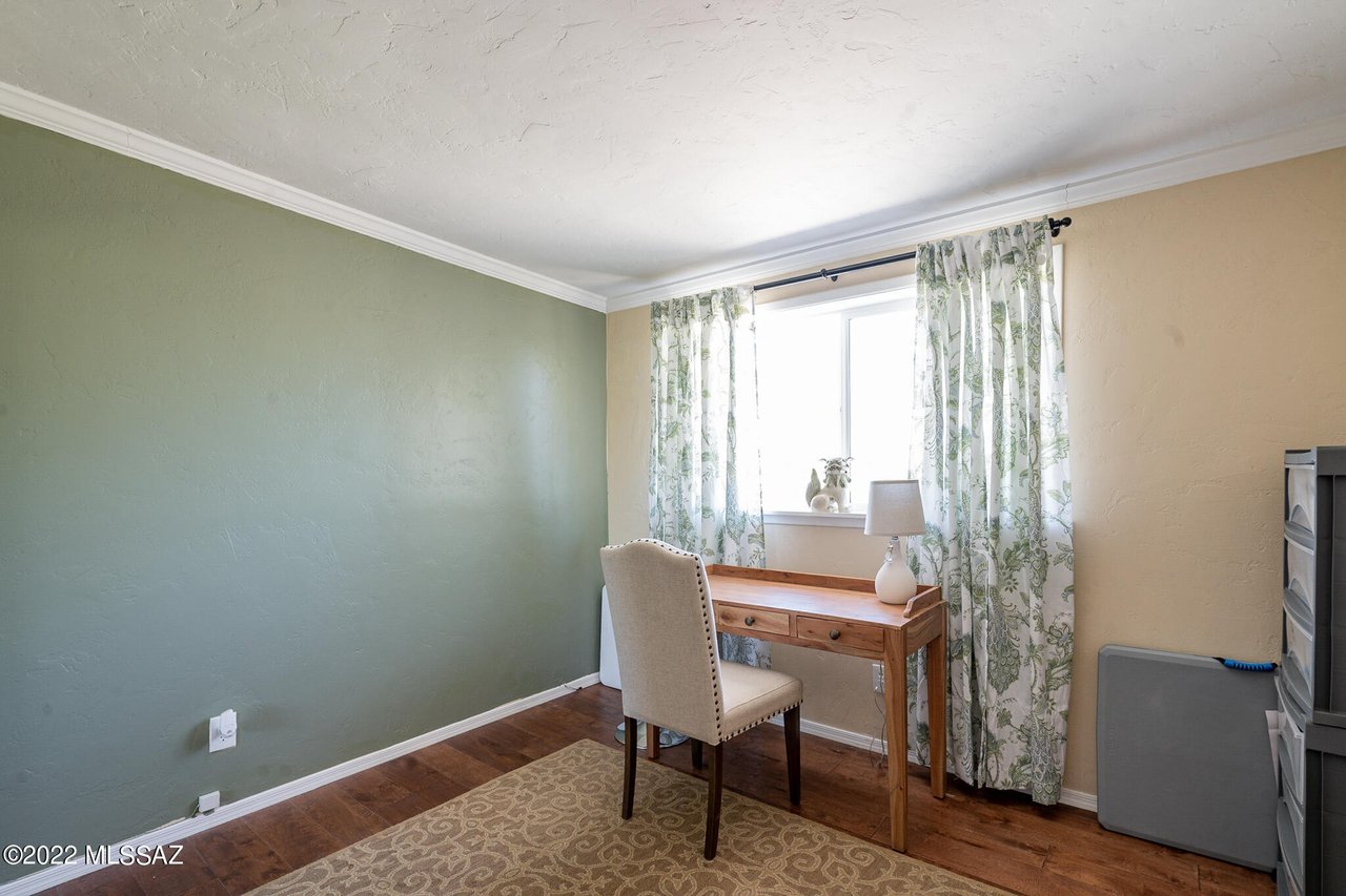 1445 W Cool Dr