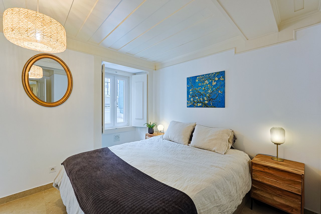 Trendy 1-Bedroom Duplex with Private Terrace in Lisbon’s Historic Heart