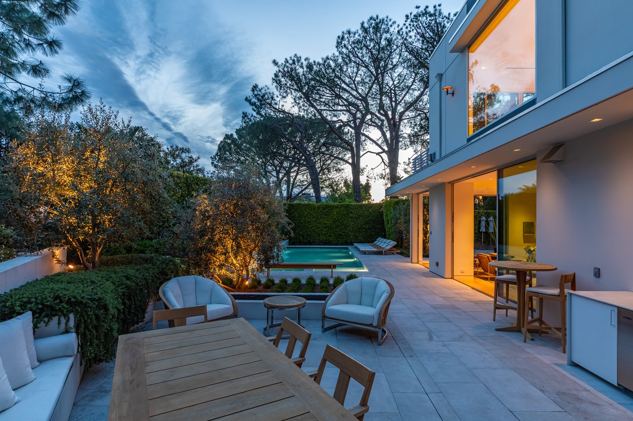 9011 Alto Cedro Dr, Beverly Hills