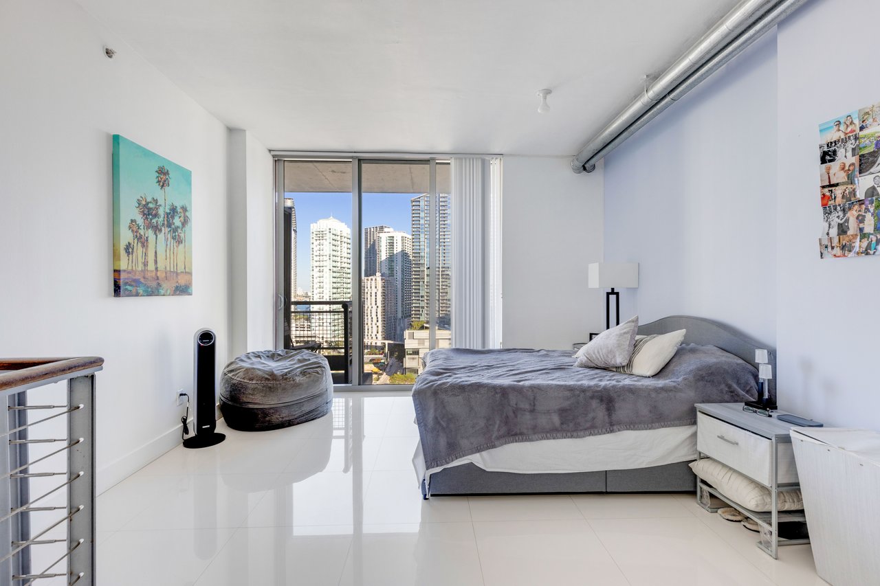 690 SW 1st #2308 Miami FL-33130