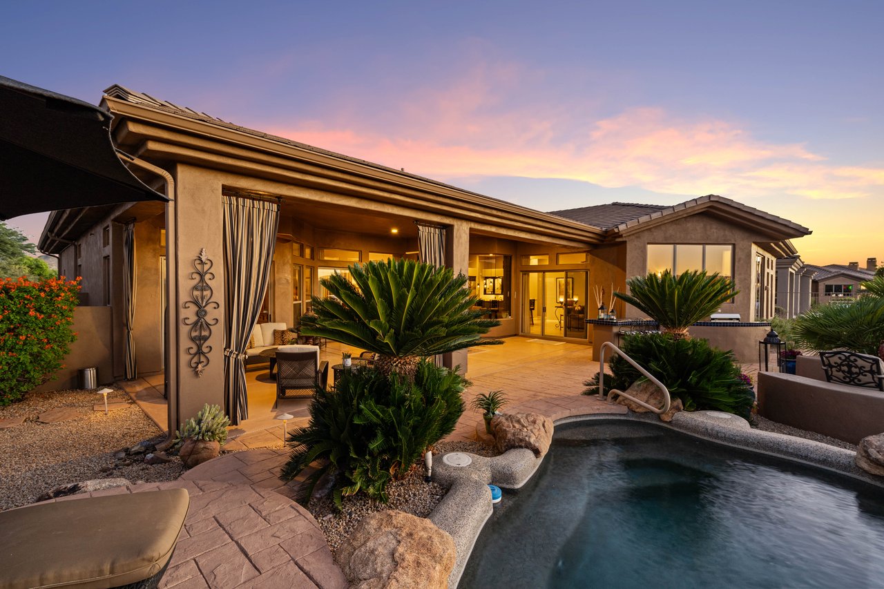 9812 E ROADRUNNER Drive