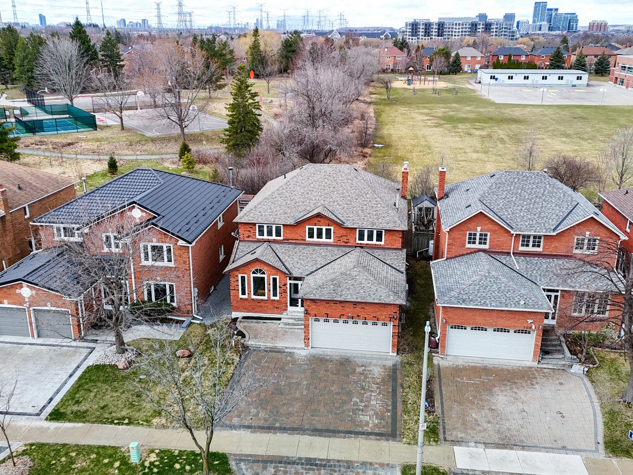 146 Valleymede Dr
