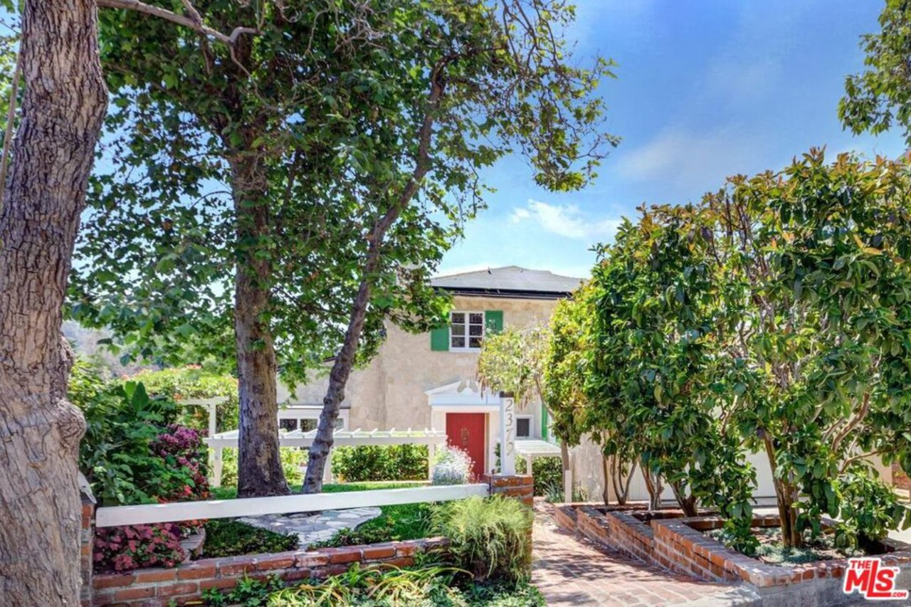 2379 Panorama Terrace