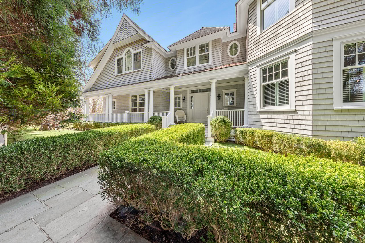 16 Beech Hollow Court