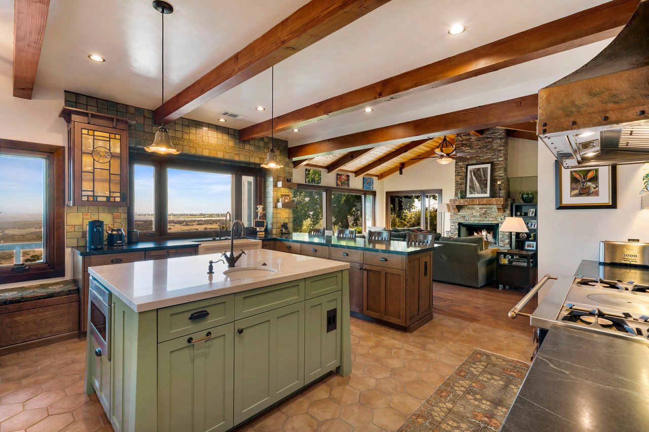 41005 Valle Vista