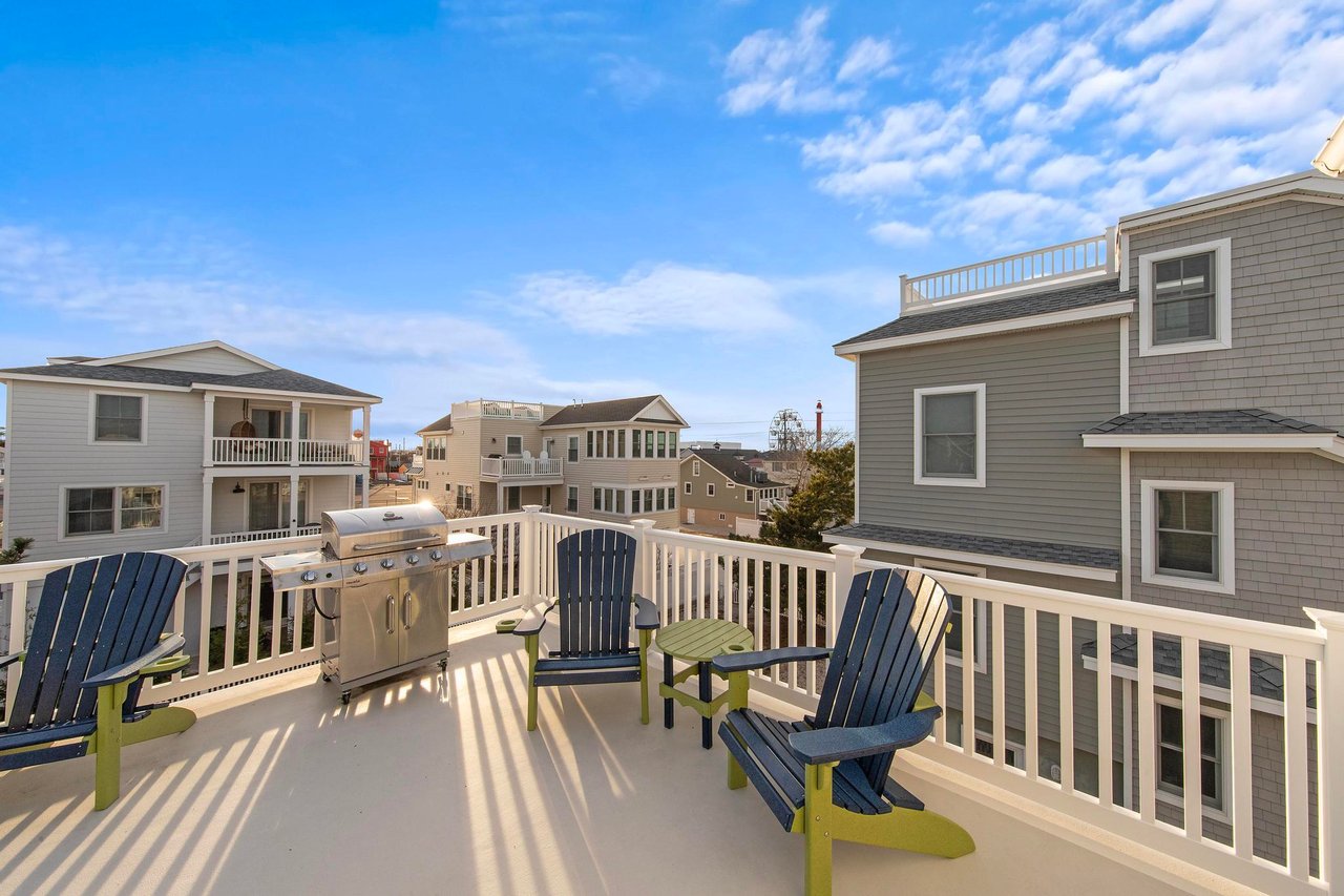 216 Taylor Ave, 2nd Floor Unit