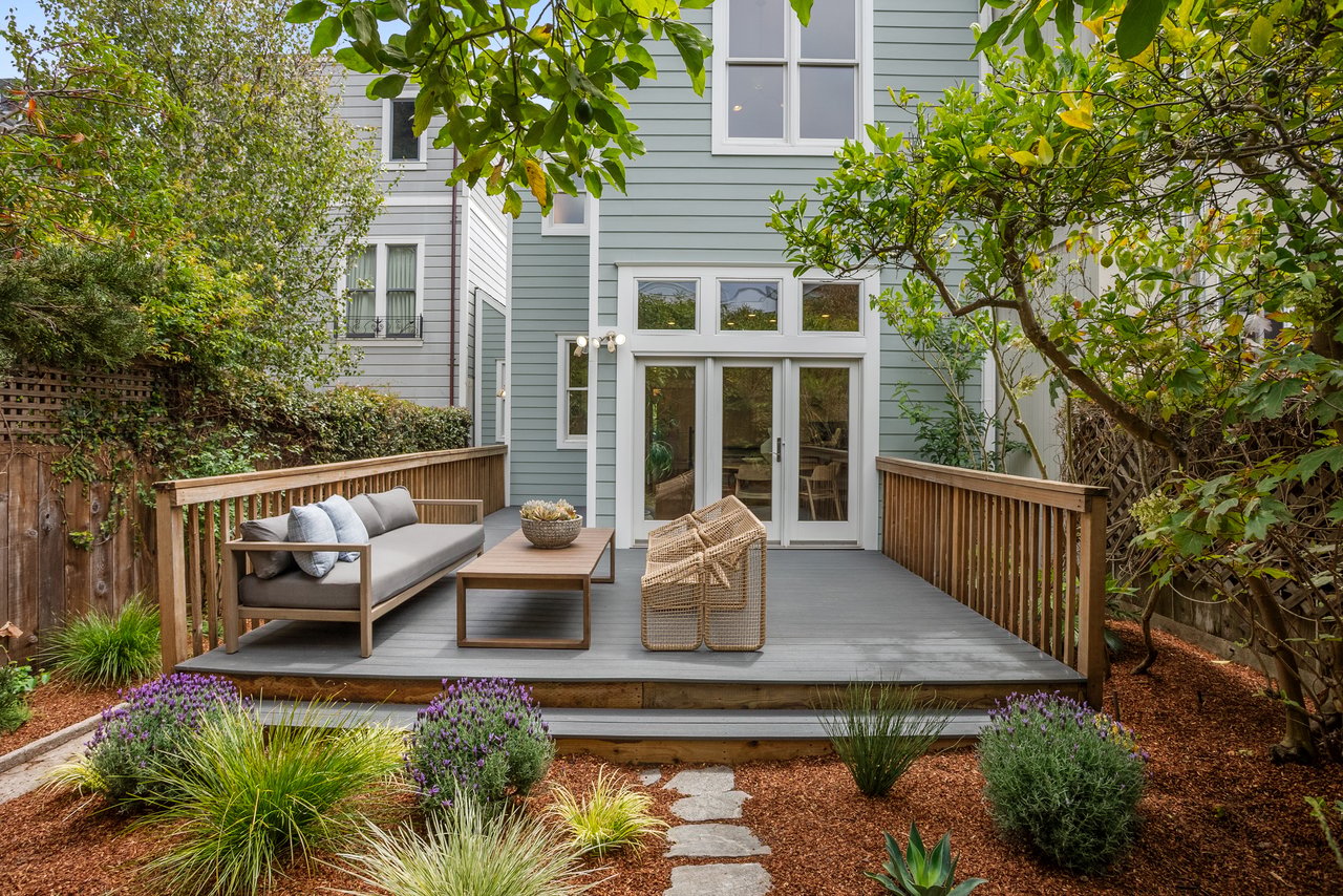 438 Elizabeth Street
