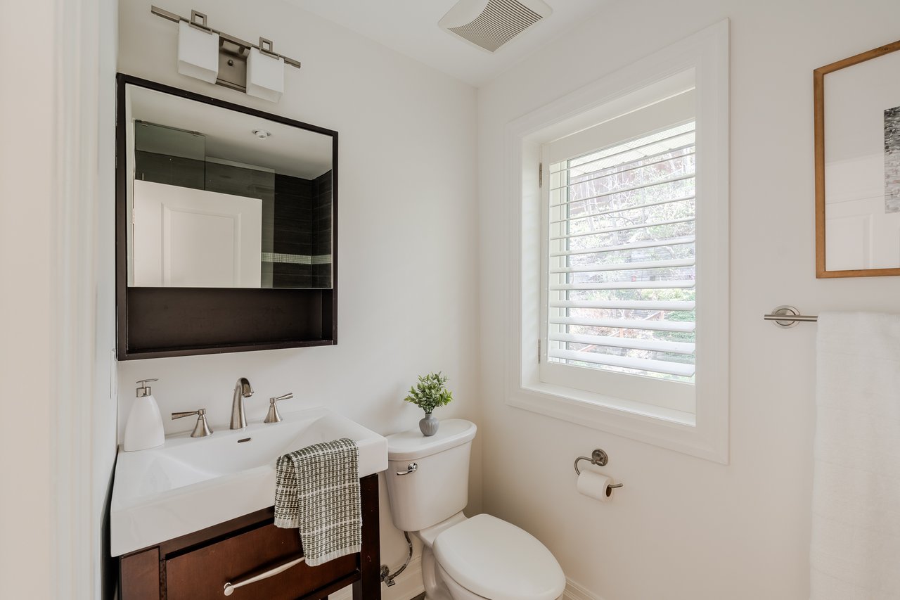 31 Fallingbrook Dr