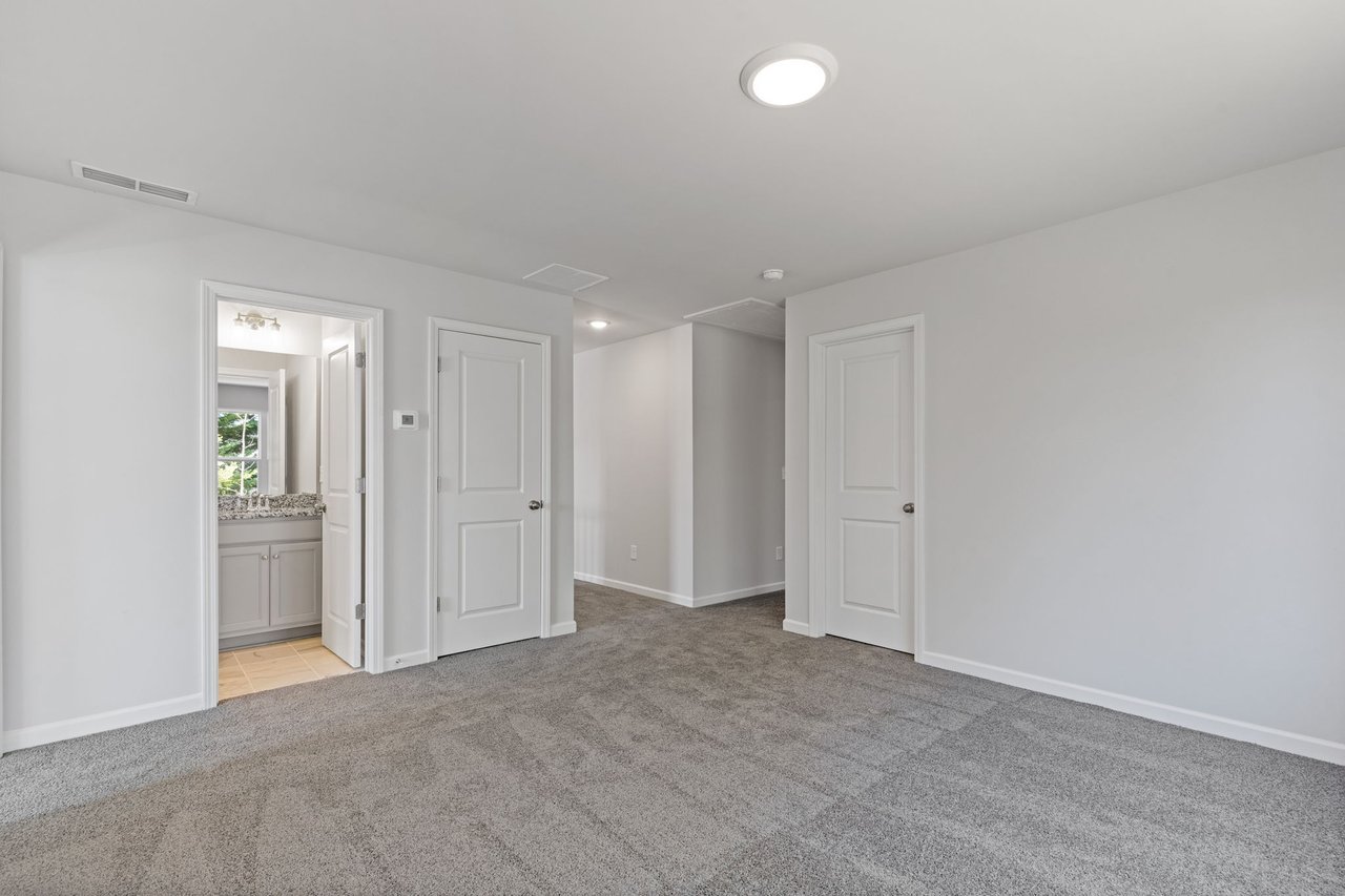 693 Shoals Trl