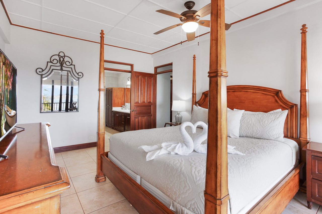 Presidential Suites #15 | Spectacular Ocean-View Condo Steps from Marina Flamingo