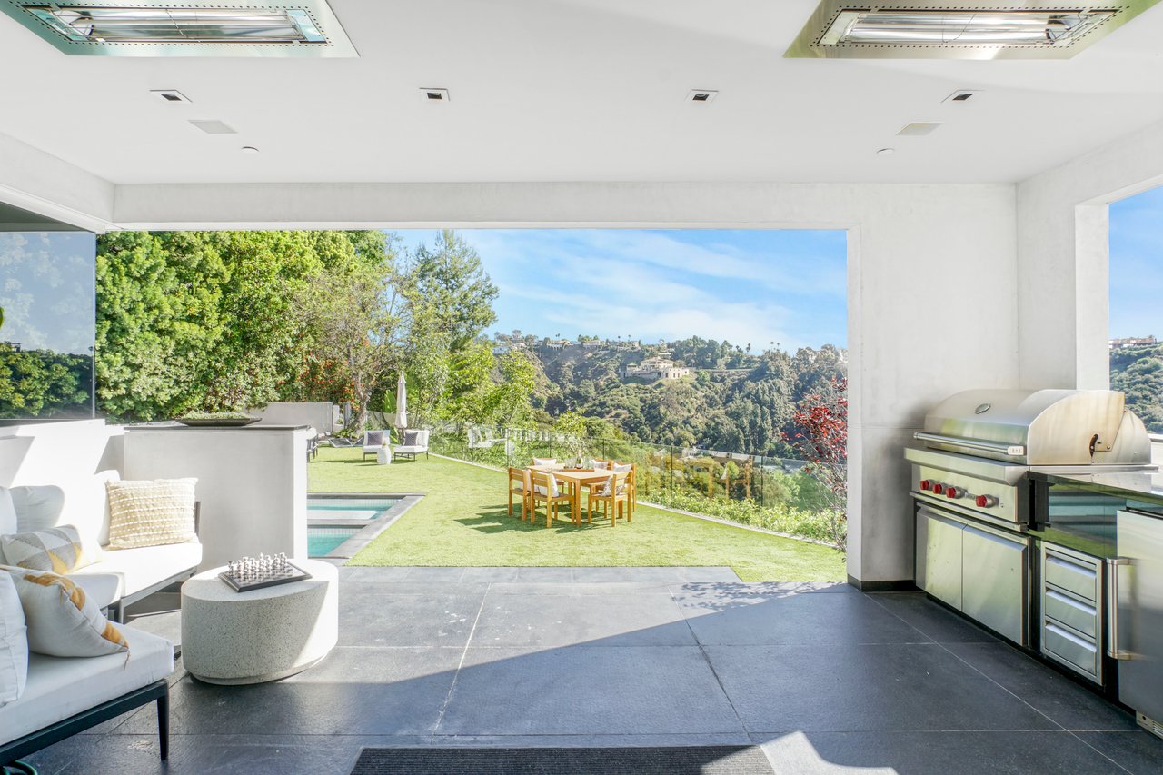 1116 Linda Flora Drive