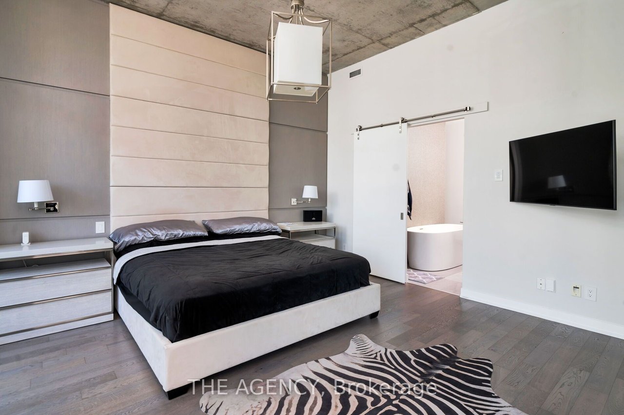 KING WEST LUXURY 