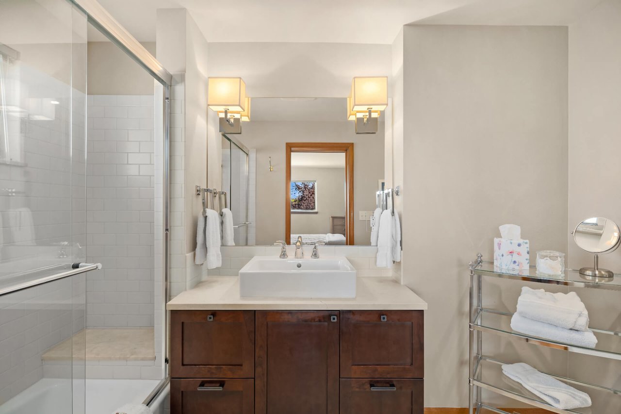 4105 SW Holly Street