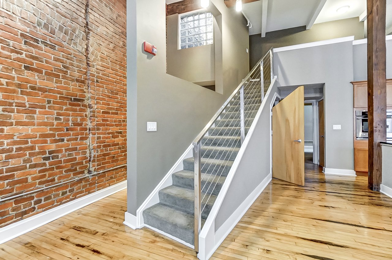 26 E 6th St. (3 units available.) #702, #802 #803