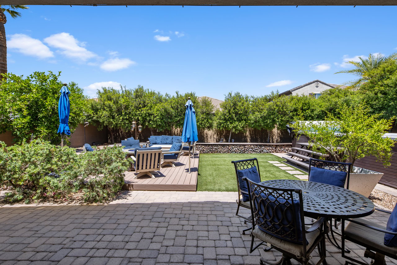 2932 E Madison Vistas