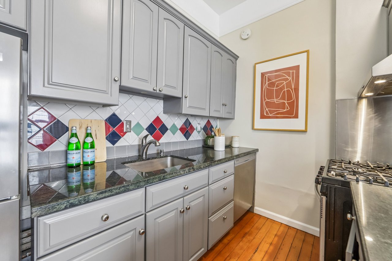 3855-A 18th Street