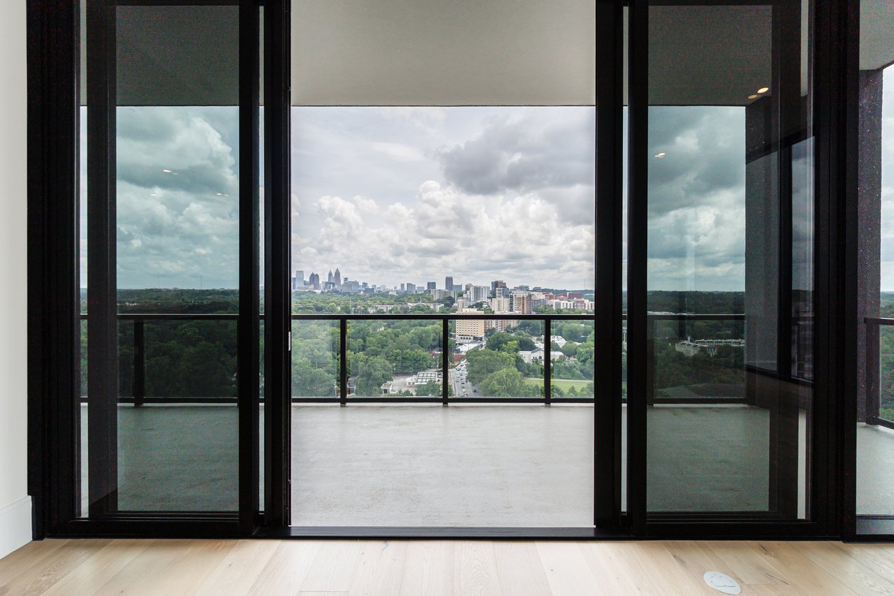 2425 Peachtree Road Unit 1806