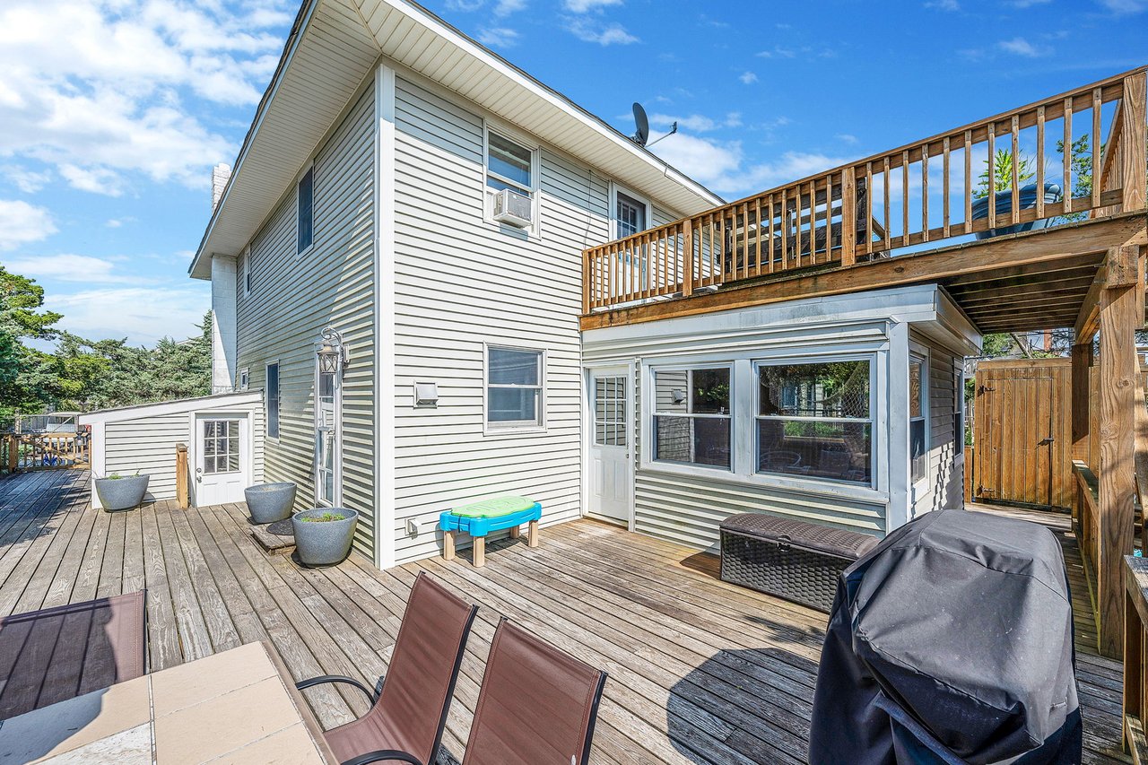 38 W Lighthouse Walk