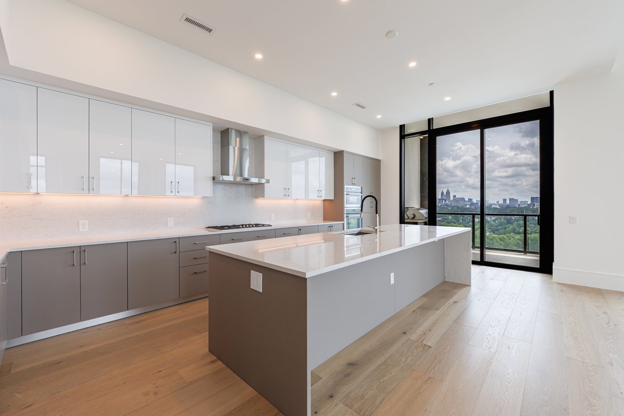 2425 Peachtree Road Unit 1806