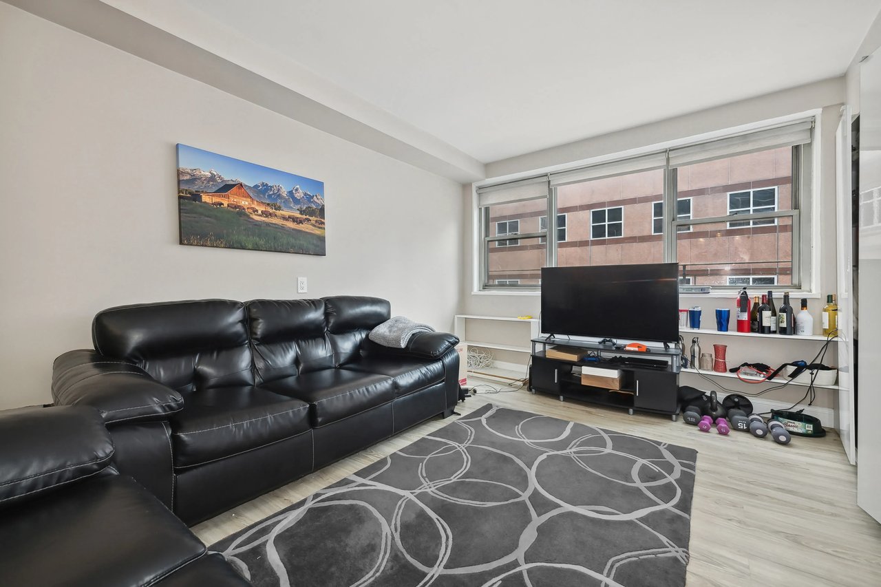 211 East 53rd St #14H