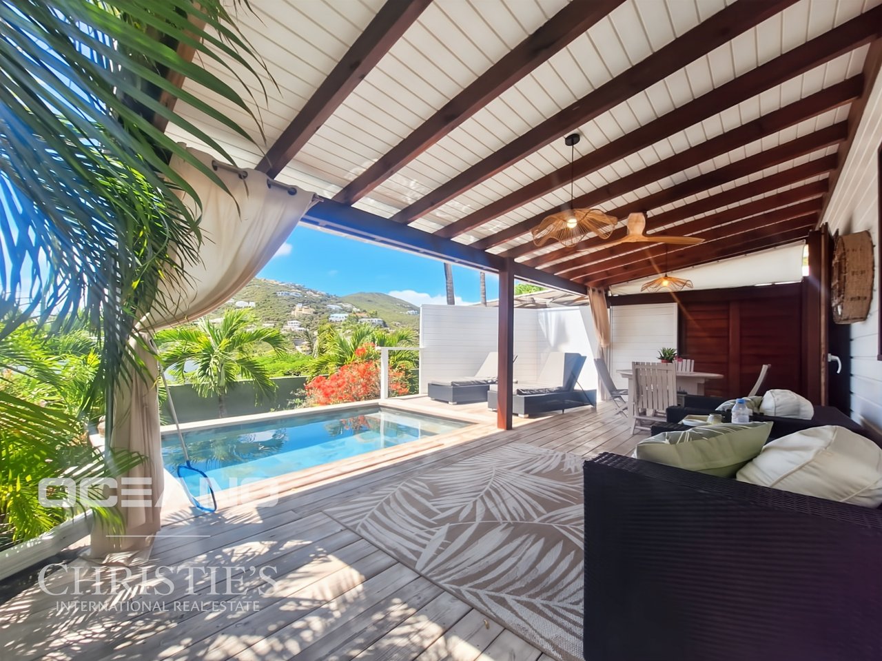 Magnificent sea-view villa + 3 bungalows