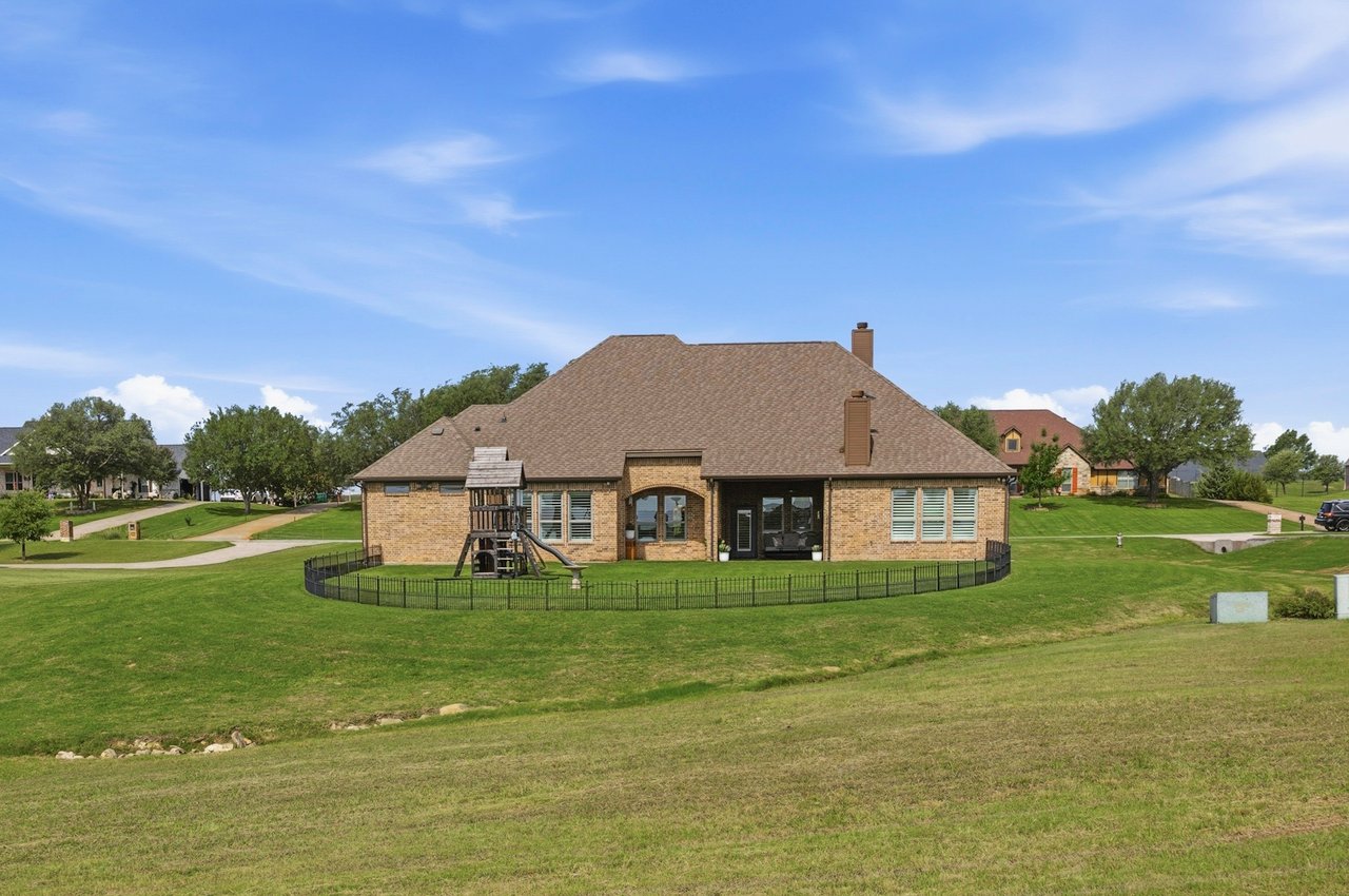 Gated Community Minutes from Eagle Mountain Lake!