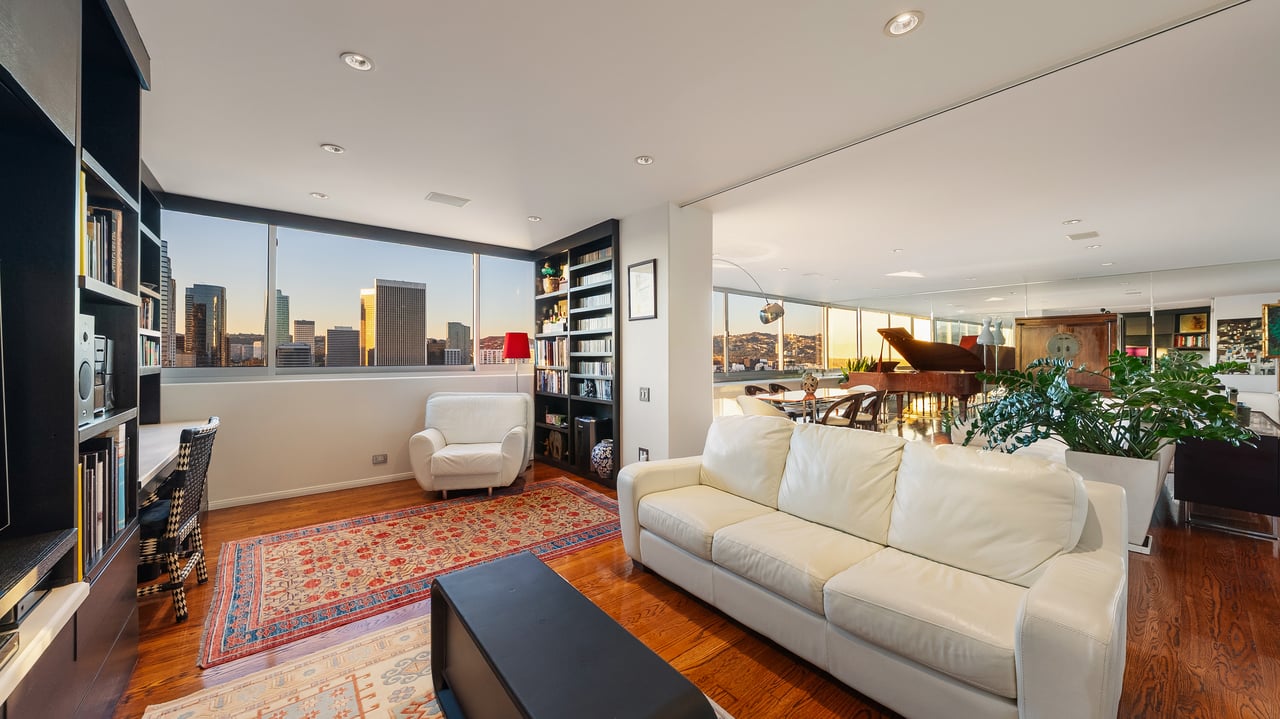 2220 Avenue Of The Stars Unit: 1802W