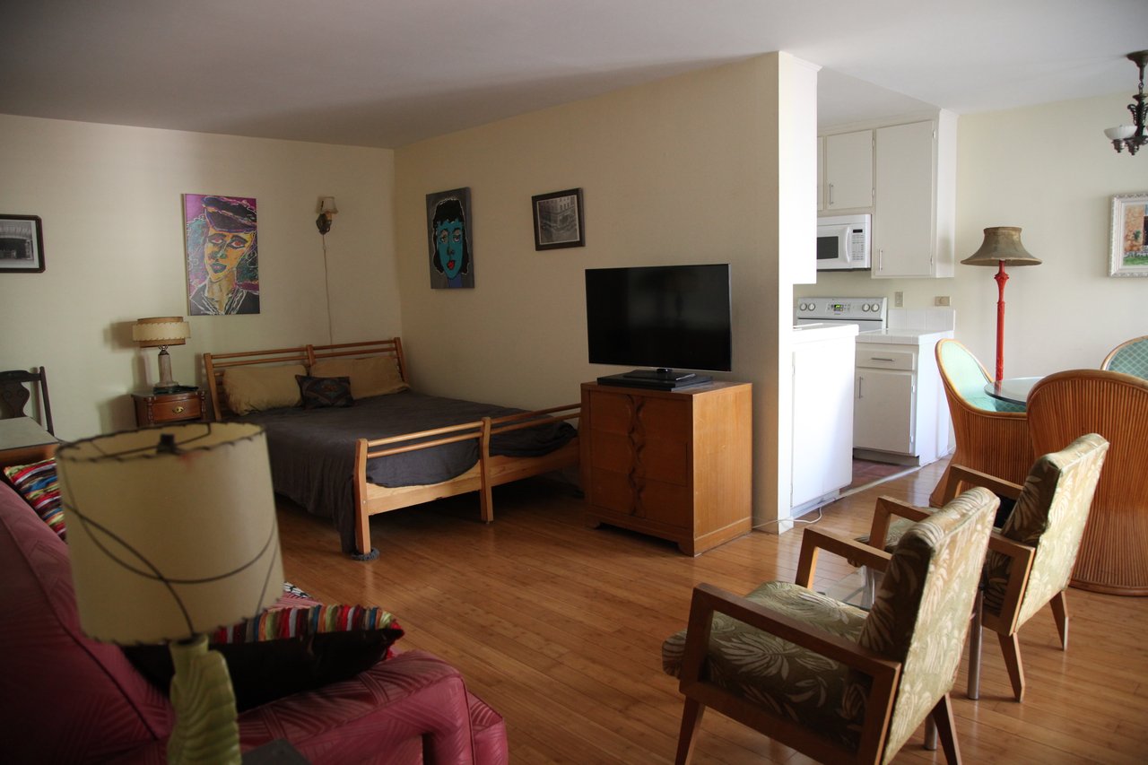 700 Westmount Dr #105