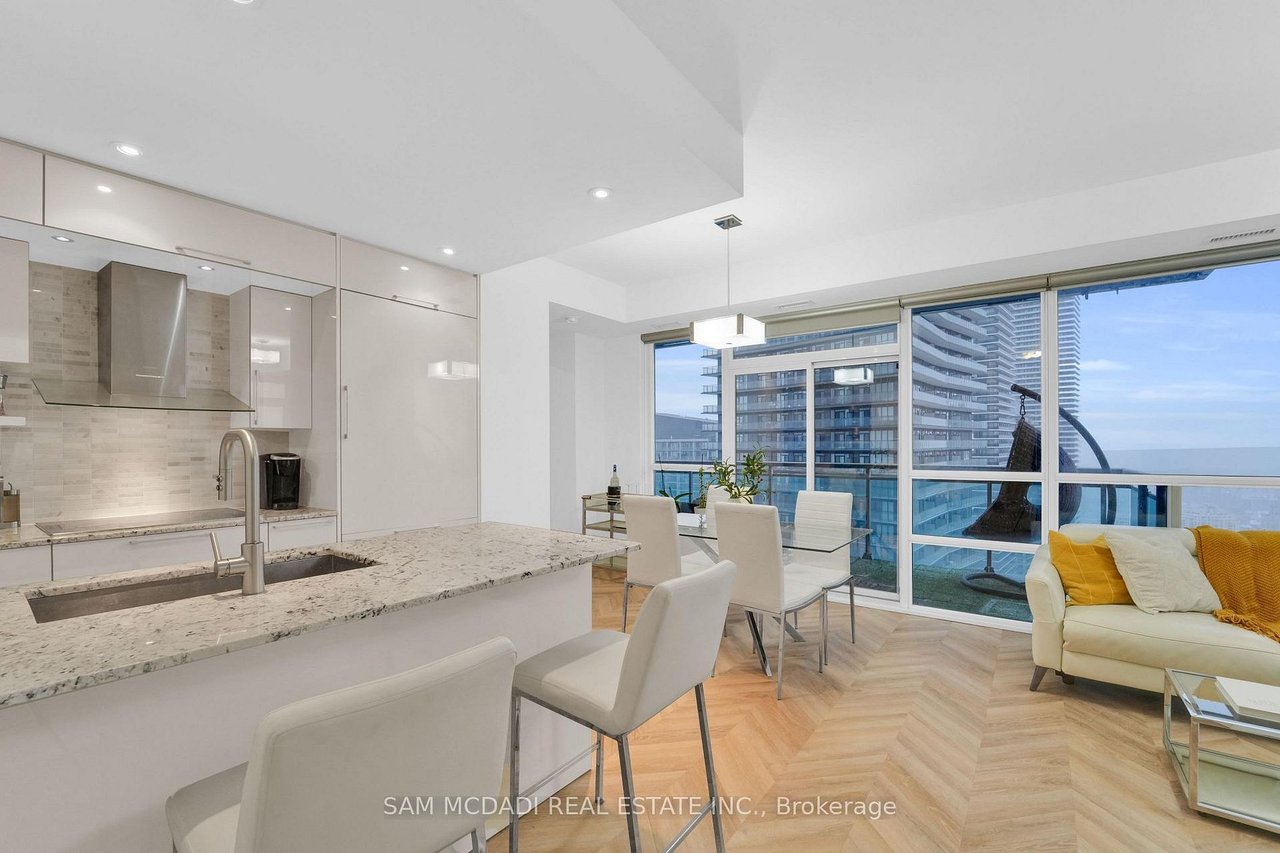 BROOKERS LANE LUXURY PENTHOUSE