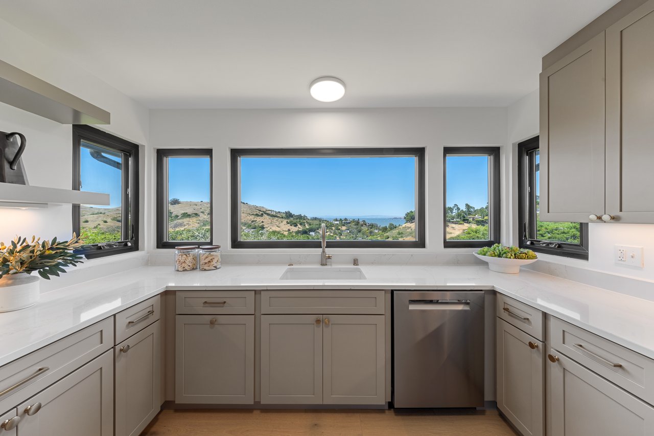 Stylish View Home on a Cul-De-Sac