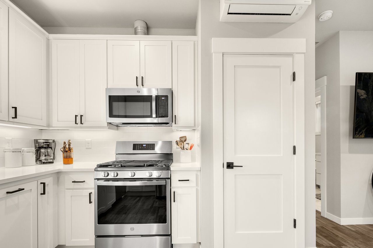 13005 NE 73rd Street Unit: 2