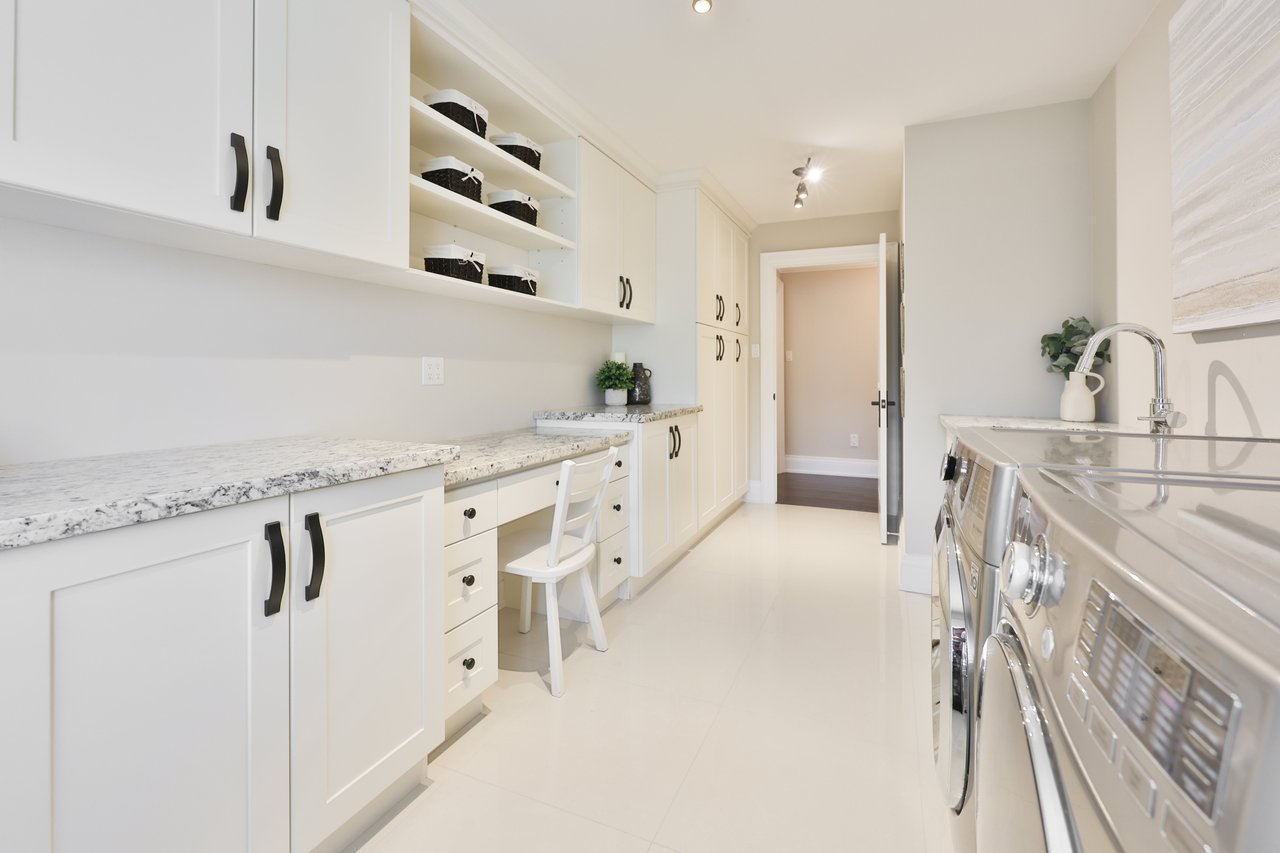 1356 Thornhill Drive