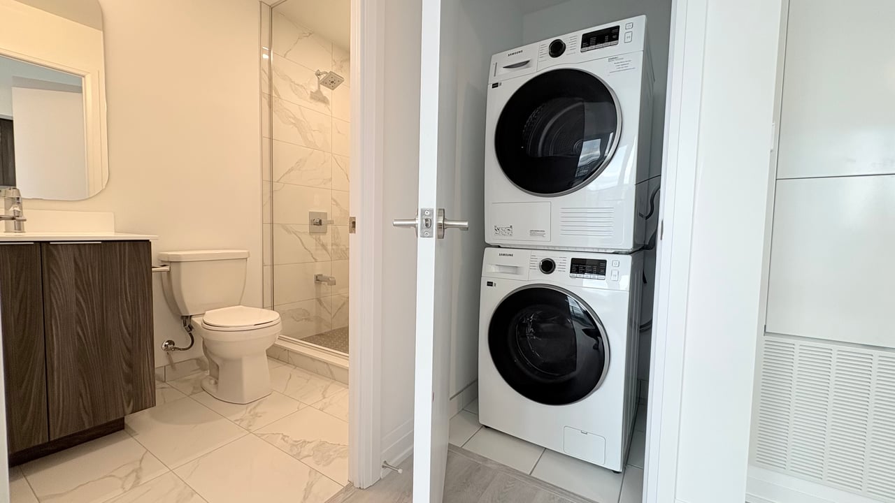 15 Richardson Street Unit: 1812