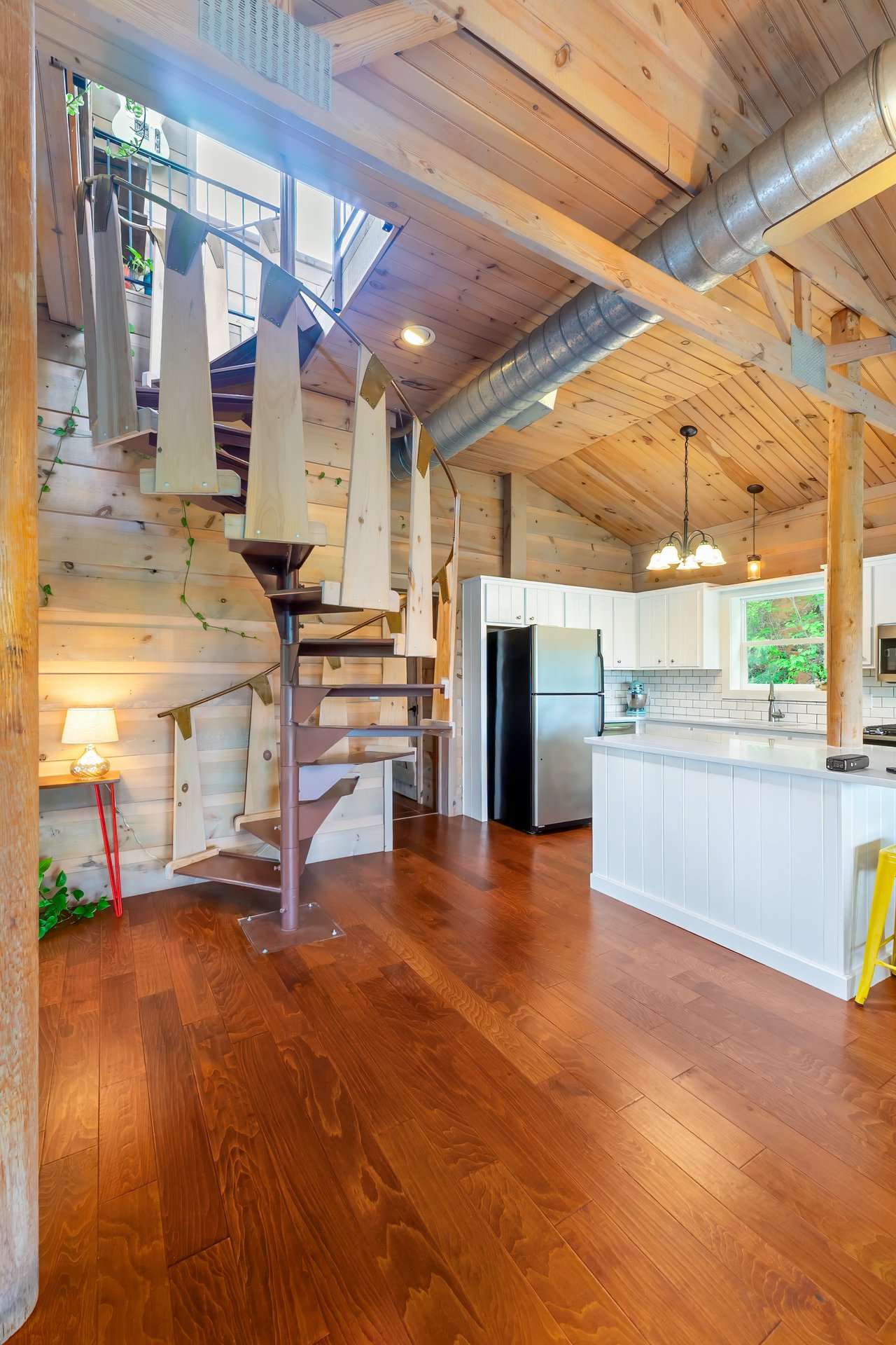 438 PALMETTO DR