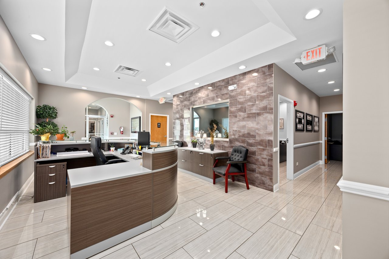 2005 S Bloomingdale Road Unit: G