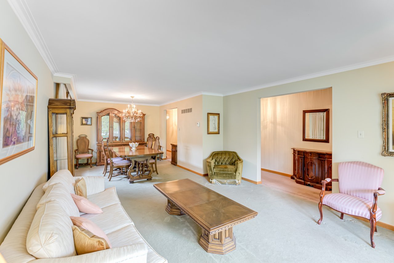 102 Clement Rd