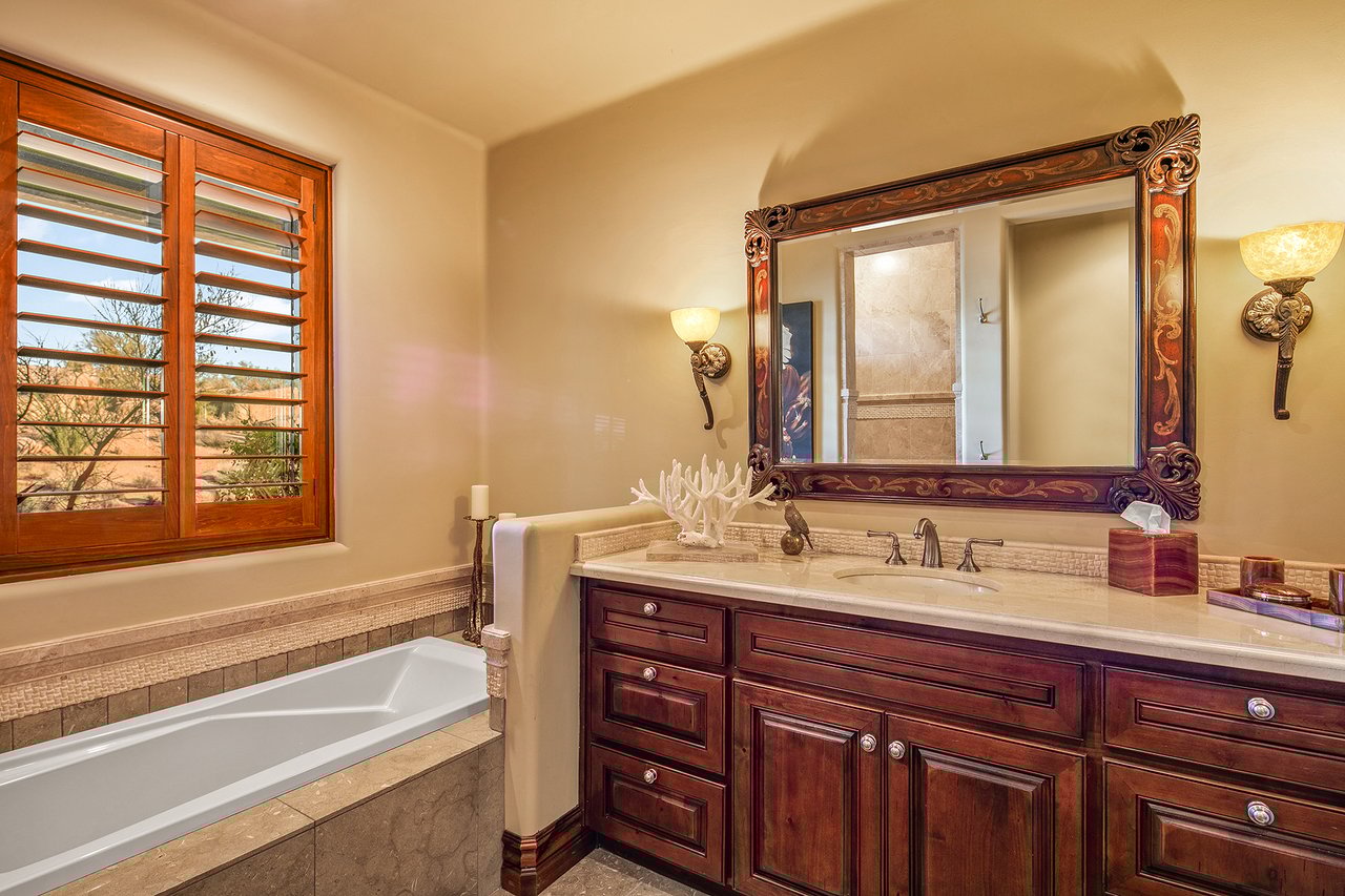 7311 E ARROYO HONDO Road