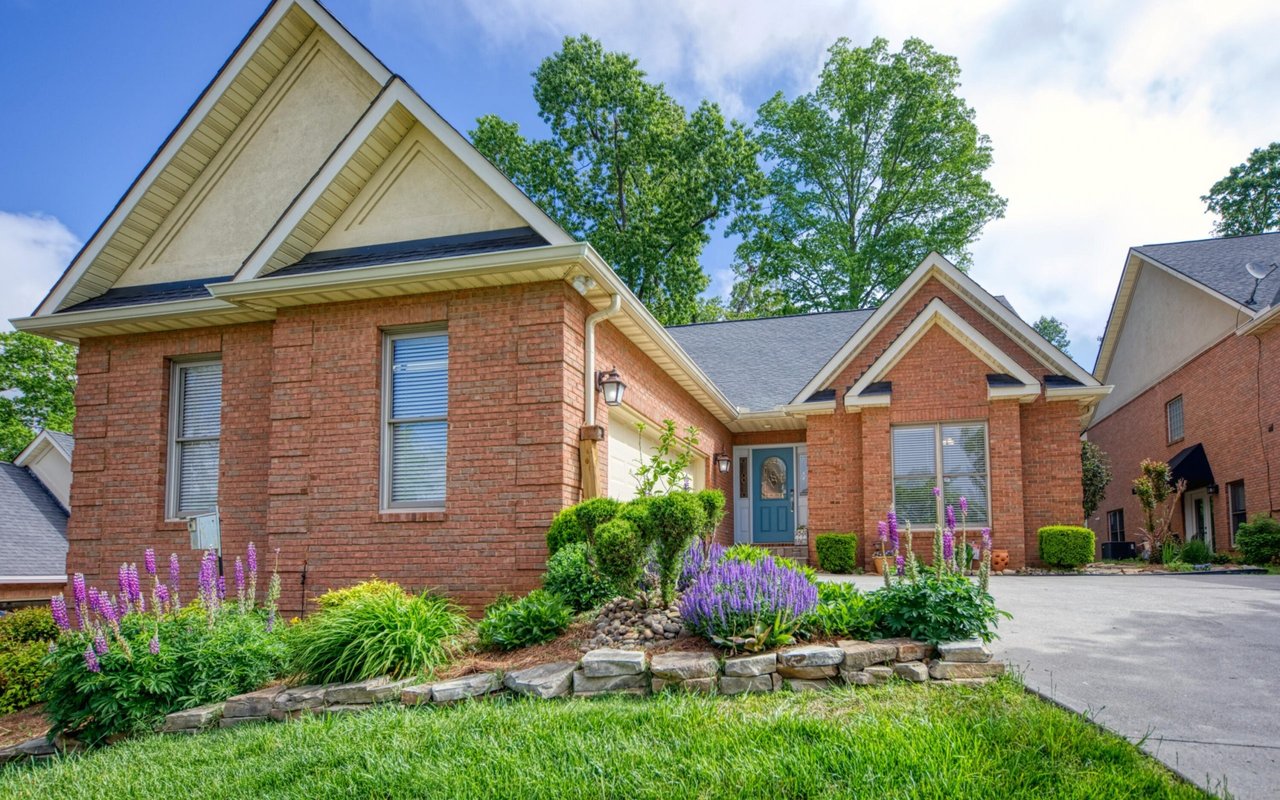 Wallace Luxury Home Spotlight | 270 Valleyview Drive Lenoir City, TN 37772