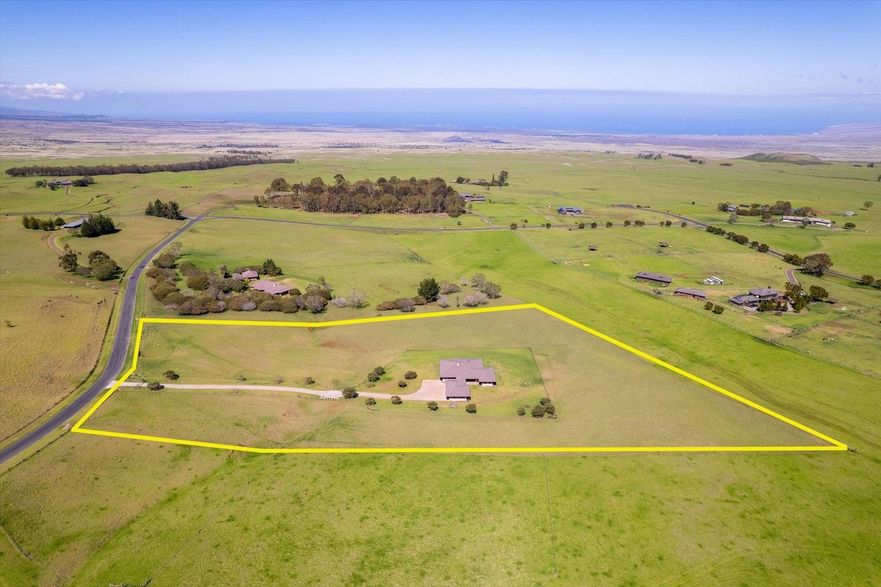 67-1027 Wainoenoe Rd