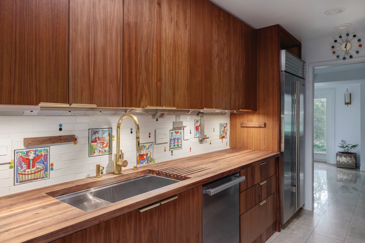 3304 Cherry Tree Circle